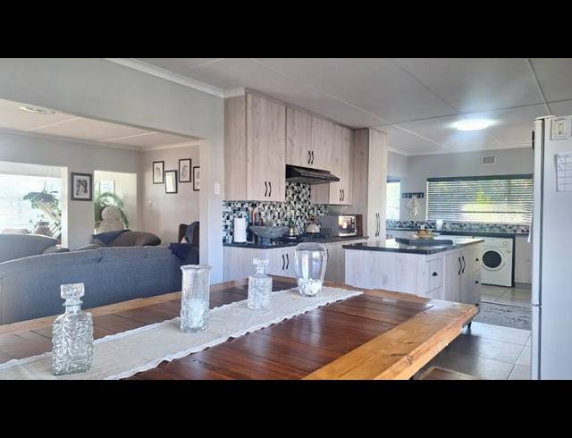 4 BEDROOM HOUSE FOR SALE IN GLENCOE